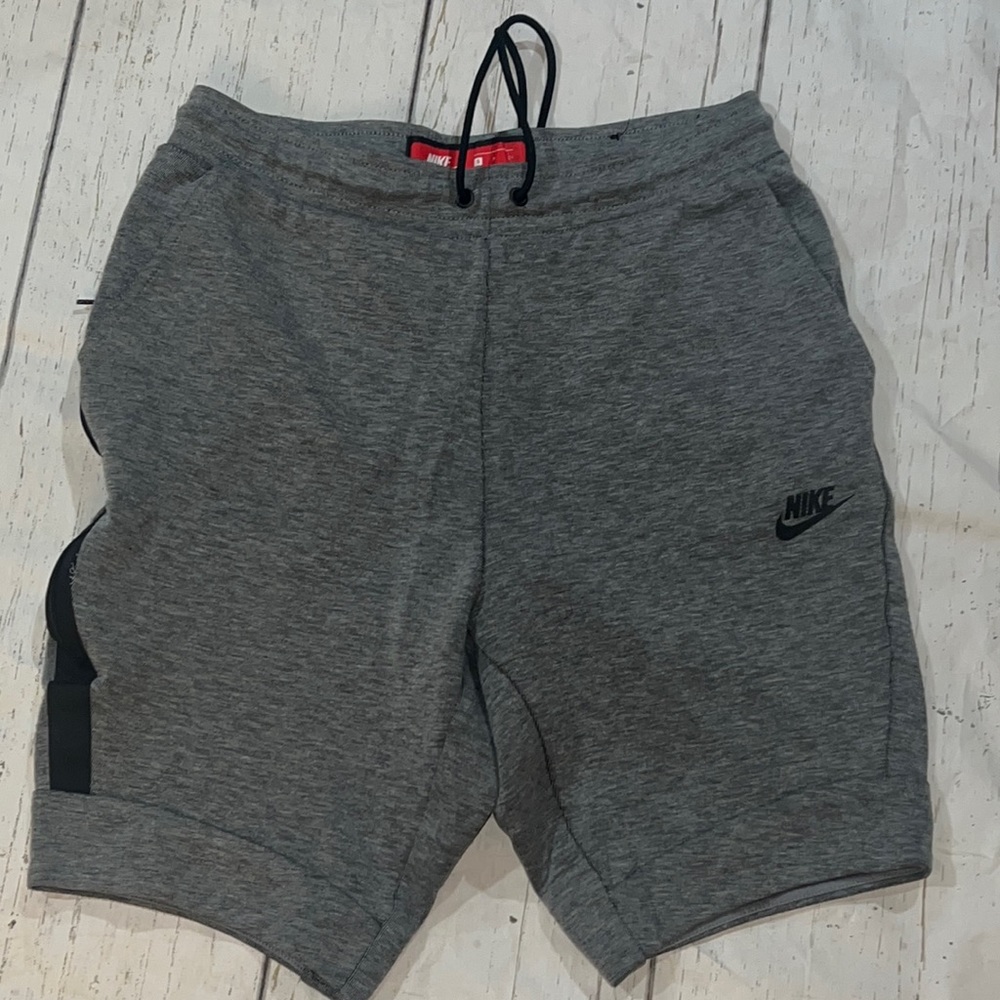 Nike gray men’s sweatshorts